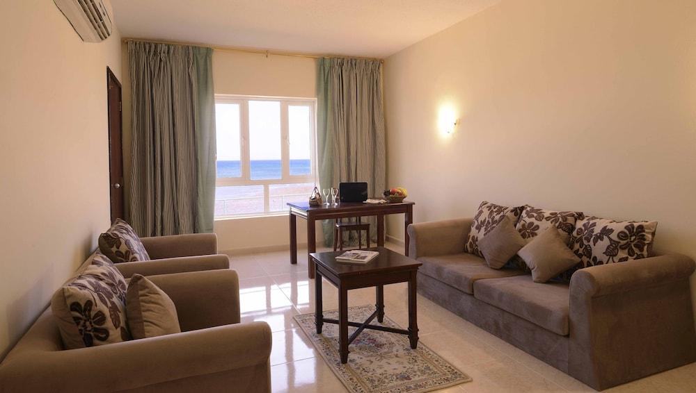 Resort Sur Beach Holiday Esterno foto