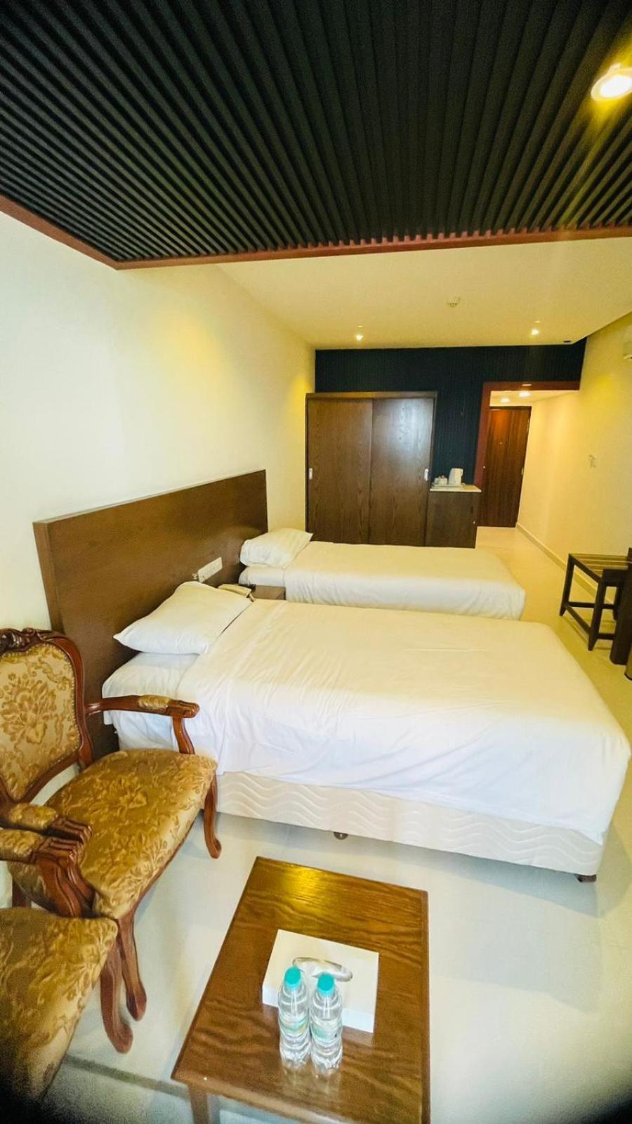 Resort Sur Beach Holiday Esterno foto